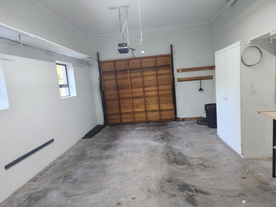 2 Bedroom Property for Sale in Stilbaai Wes Western Cape